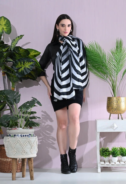 Black and White Striped Optical Illusion Scarf Hencemade